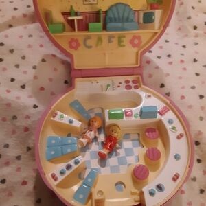 Polly Pocket Cafe with 2 Figures + 9 extra characters